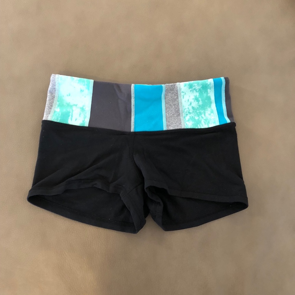 Lululemon shorts size 4